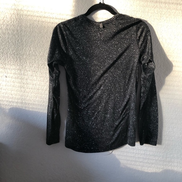 Nike dry fit top - Picture 2 of 2